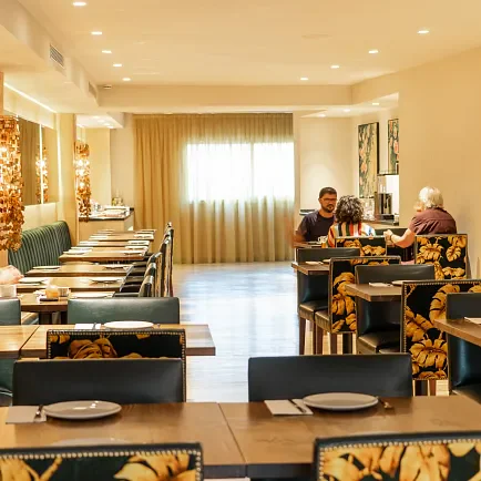 Desayuno bufé continental cada mañana